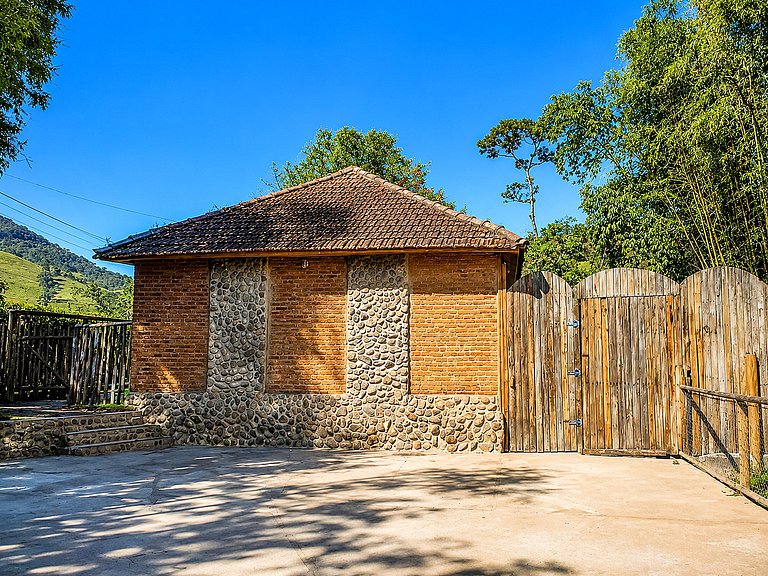 Casa do Córrego: jacuzzi e cavalgadas para grupos